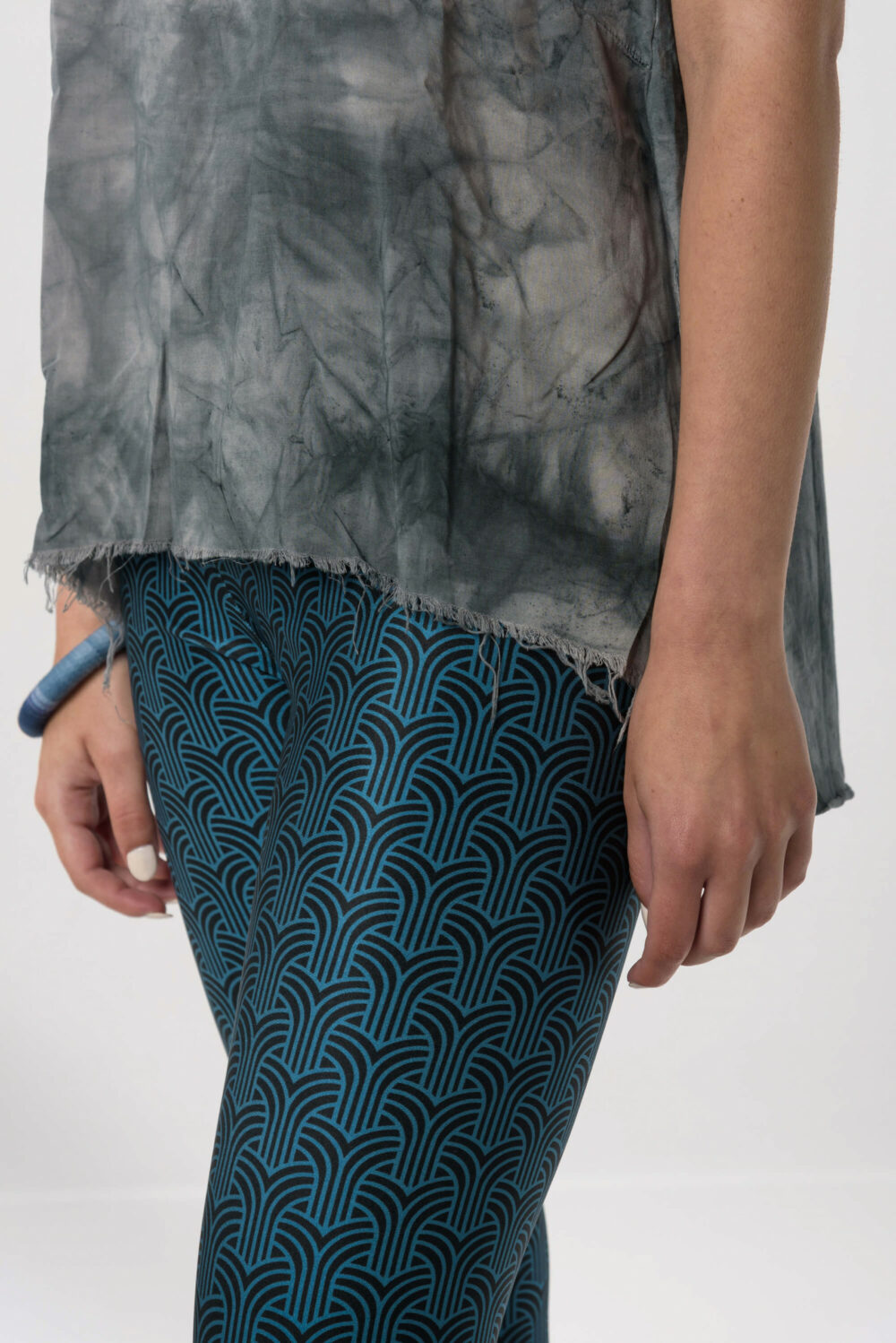 Heartbeatink Whale Tail Petrol Leggings / Libertee Annie t-shirt