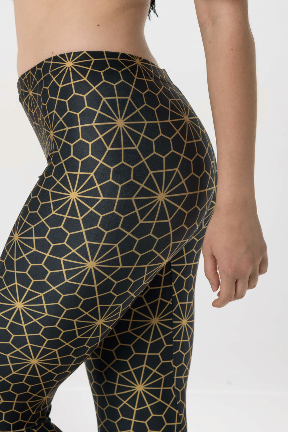 Heartbeatink Black Geometry Leggings