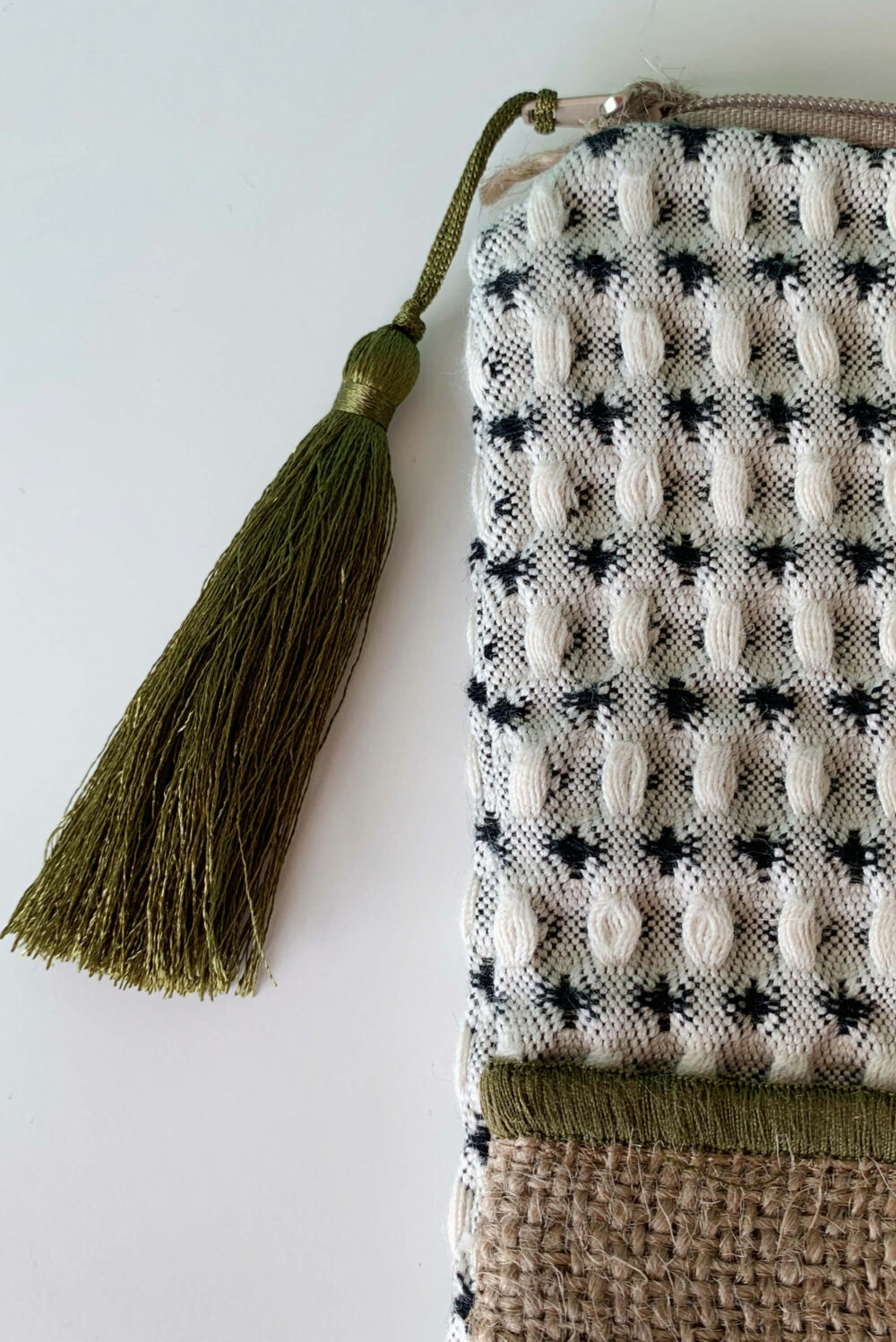Myrto Arvaniti clutch