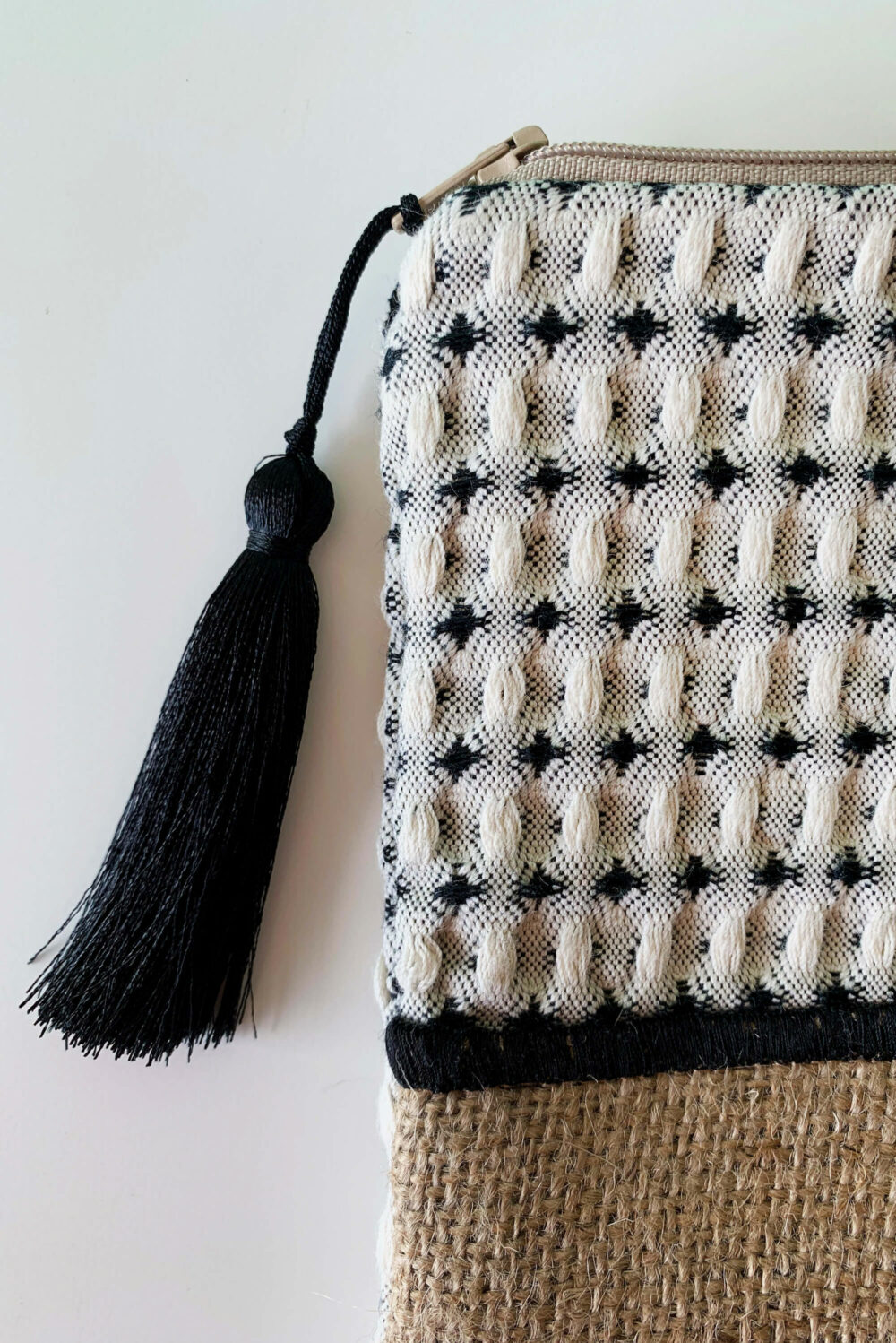 Myrto Arvaniti clutch