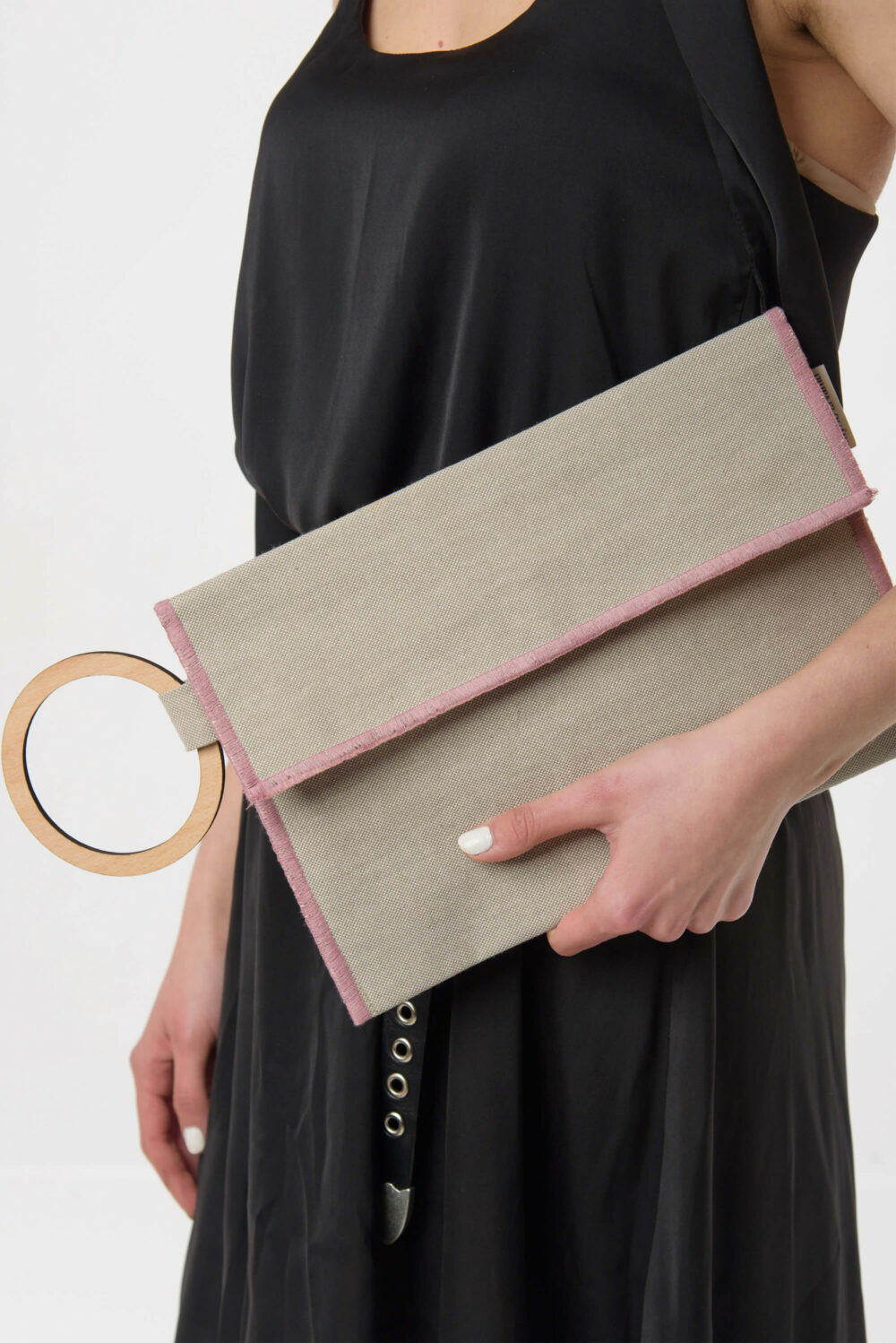 Myrto Arvaniti clutch