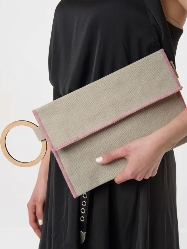 Myrto Arvaniti clutch