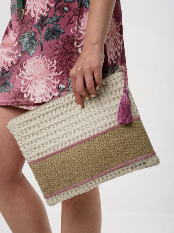 Myrto Arvaniti clutch