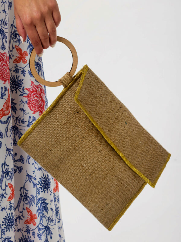 Myrto Arvaniti clutch