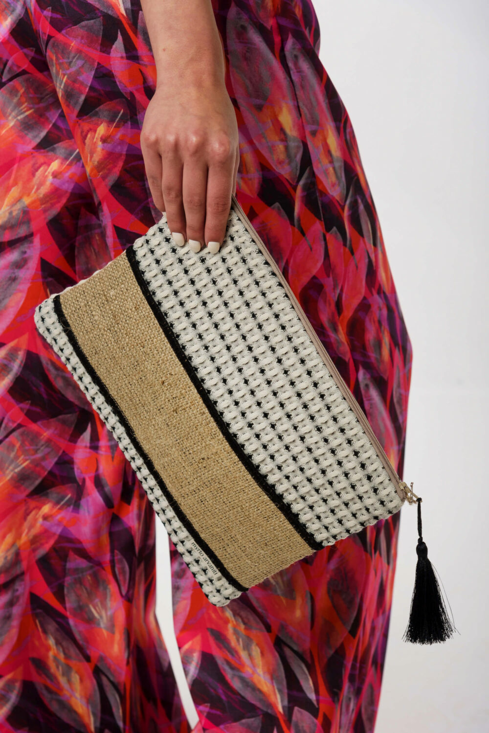 Myrto Arvaniti clutch