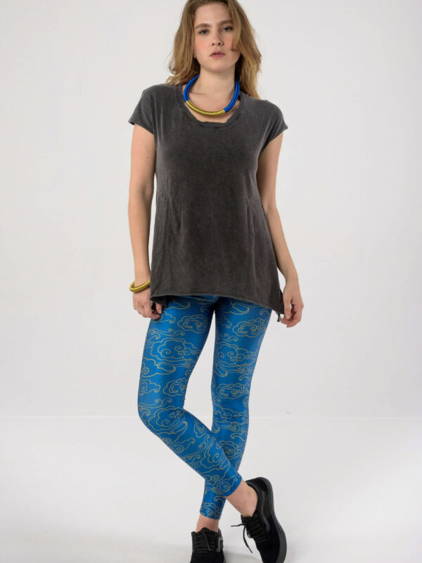 Heartbeatink Deep Blue Gold Clouds Leggings / Libertee Debbie t-shirt