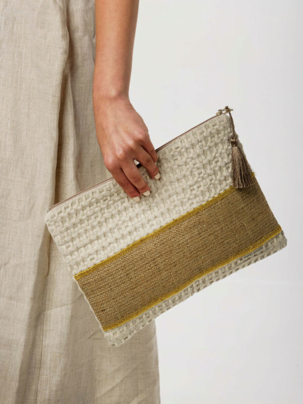 Myrto Arvaniti clutch
