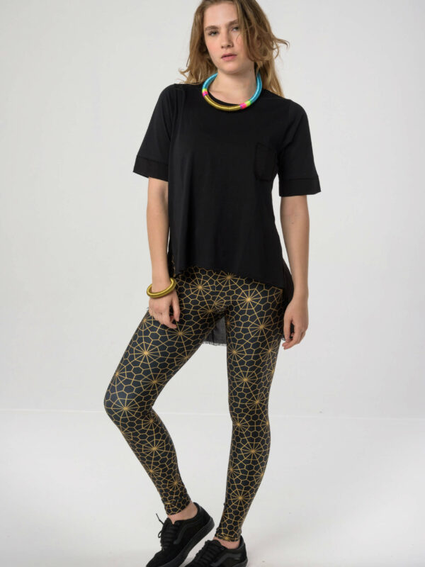 Heartbeatink Black Geometry Leggings / Libertee Nancy t-shirt