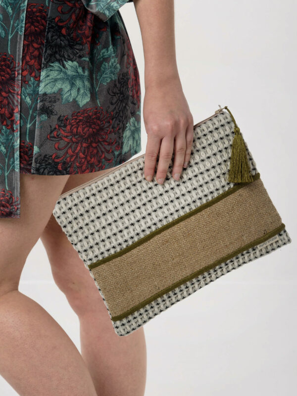 Myrto Arvaniti clutch